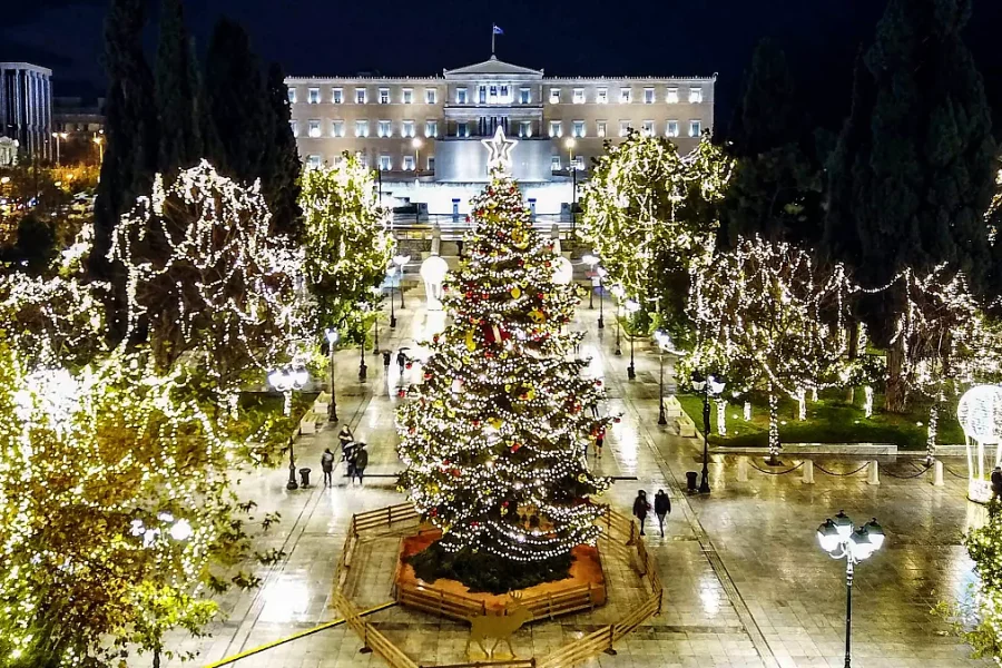 Την Πέμπτη η Αθήνα θα ανάψει το χριστουγεννιάτικο δέντρο της