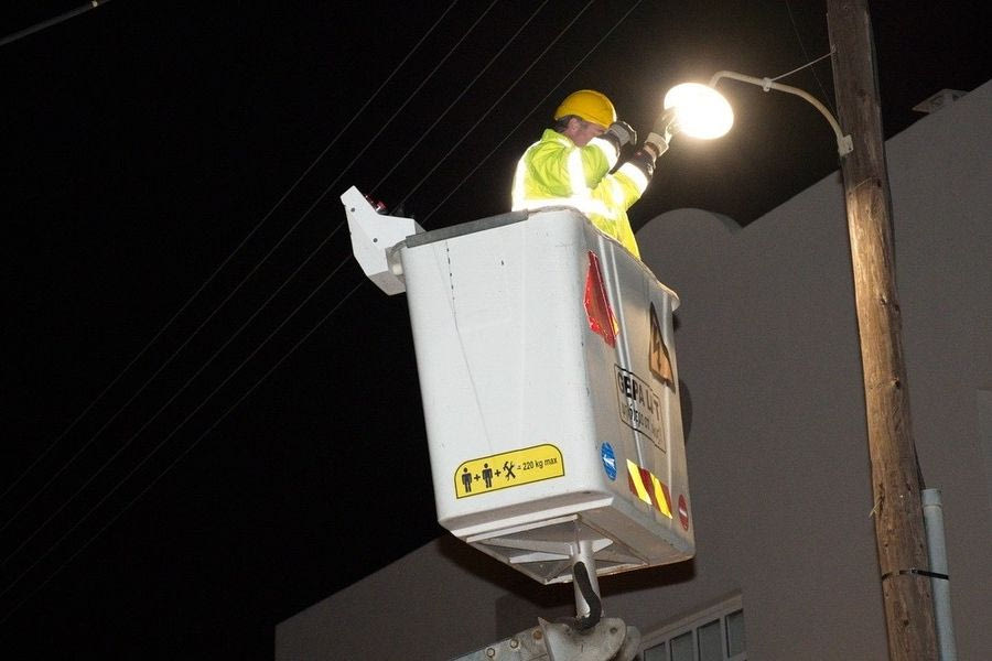 Δήμος Ηρακλείου για την αντικατάσταση καμένων λαμπτήρων