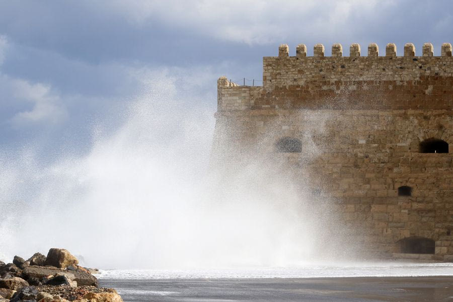 Οι βροχές αγνοούνται και τον Νοέμβριο – ισχυροί βοριάδες την Δευτέρα στην Κρήτη