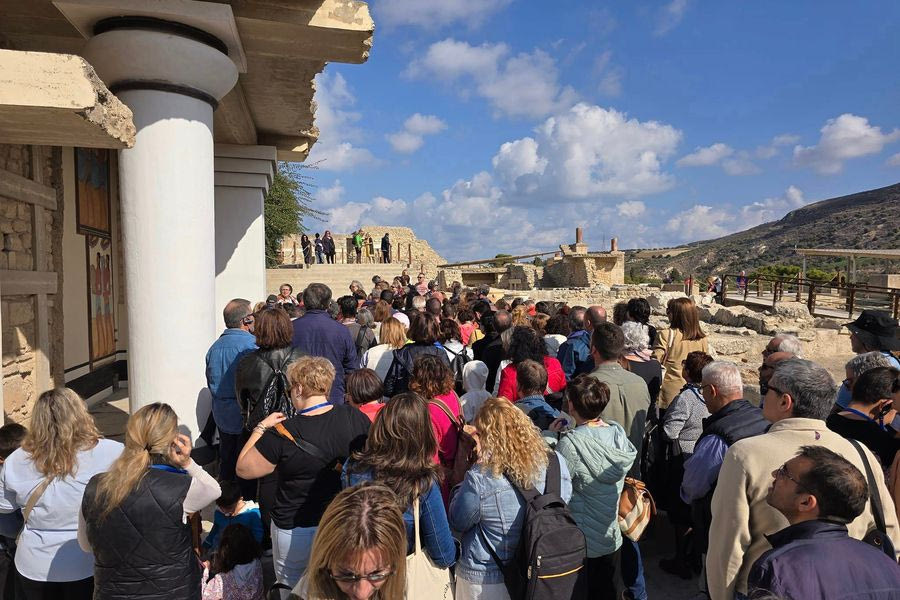 Η πολυπληθέστερη «Χαρτοδιαδρομή» έγινε στην Κνωσό