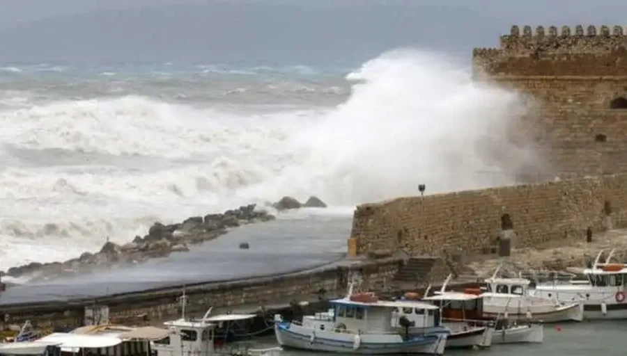 Το Κεντρικό Λιμεναρχείο Ηρακλείου προειδοποιεί για τα επικίνδυνα καιρικά φαινόμενα