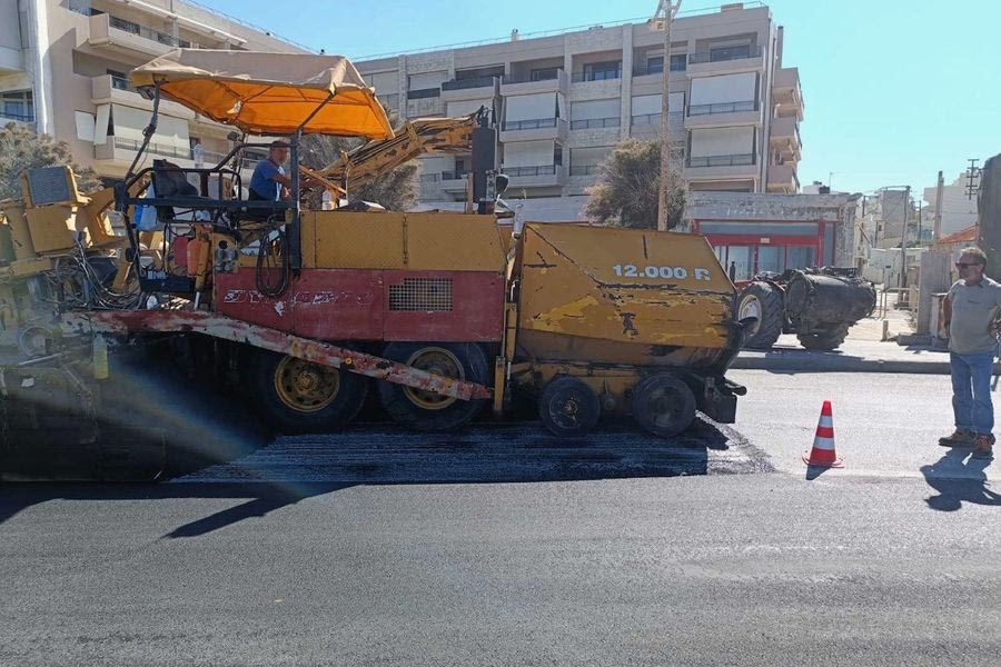 Εργασίες στη Λ. Σοφοκλή Βενιζέλου μπροστά από το Μουσείο Φυσικής Ιστορίας