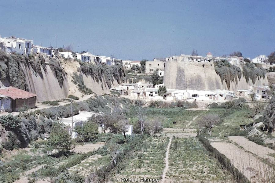 Πύλη Βιτούρι, Βίγλα από μακριά έτη 1958-1962