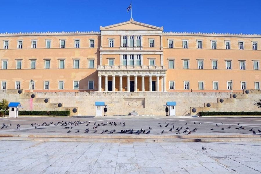 «Έγκυος η γυναίκα του – Μήπως από το παιδί της;» – Νέες αποκαλύψεις για τον αστυνομικό της Βουλής