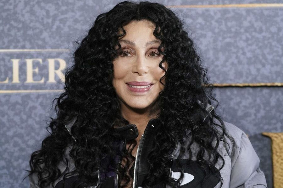 Cher: Υποστηρίζει πως συνάντησε τον Χριστό – «Εμφανίστηκε μέσα από τις κουρτίνες»