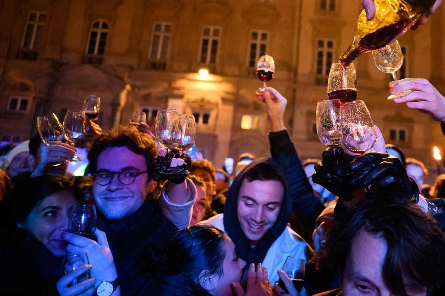 Beaujolais Nouveau: Μια Γιορτή των αισθήσεων και του μάρκετινγκ