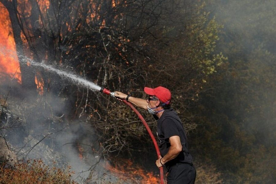 Ρέθυμνο: Φωτιά στον Σωματά σε ιδιωτικό χώρο με απορρίμματα