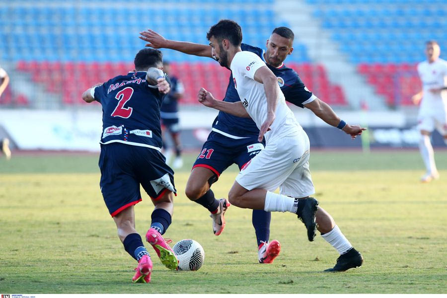 Μόνος στην κορυφή ο Πανιώνιος, 2-0 την Ηλιούπολη