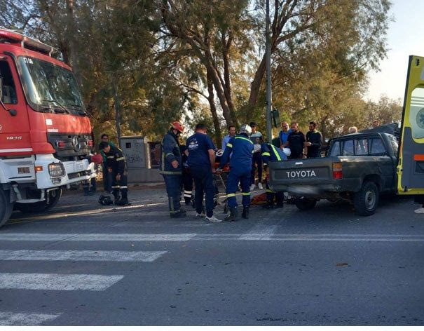 Σοβαρό τροχαίο στη Γρα Λυγιά – Αγροτικό όχημα έπεσε σε δέντρο