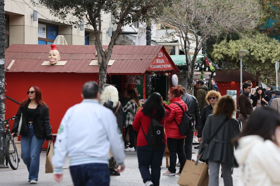 Ξεκινά σήμερα το εορταστικό ωράριο – Πώς θα λειτουργήσουν τα καταστήματα