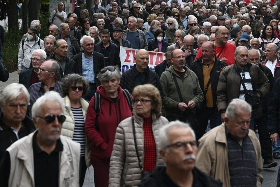 Συντάξεις Ιανουαρίου: Νωρίτερα οι πληρωμές – Όλες οι ημερομηνίες