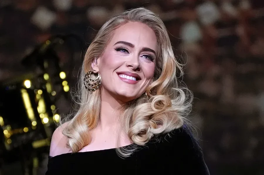 Αποσύρεται προσωρινά το τραγούδι της Adele «Million Years Ago» με δικαστική απόφαση 