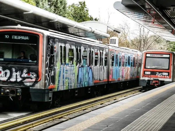 Συνελήφθη 35χρονος για τη δολοφονία άνδρα έξω από τον σταθμό του ΗΣΑΠ στον Άγιο Ελευθέριο