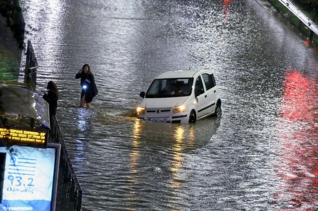 ΕΥΔΑΠ: Τι απαντά για τα πλημμυρικά φαινόμενα στη Λ. Ποσειδώνος