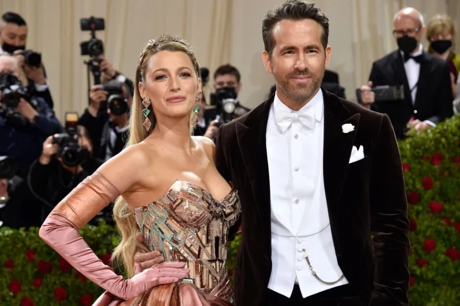 Ryan Reynolds και Blake Lively: Eπιθυμία τους μια φυσιολογική ζωή για τα παιδιά τους