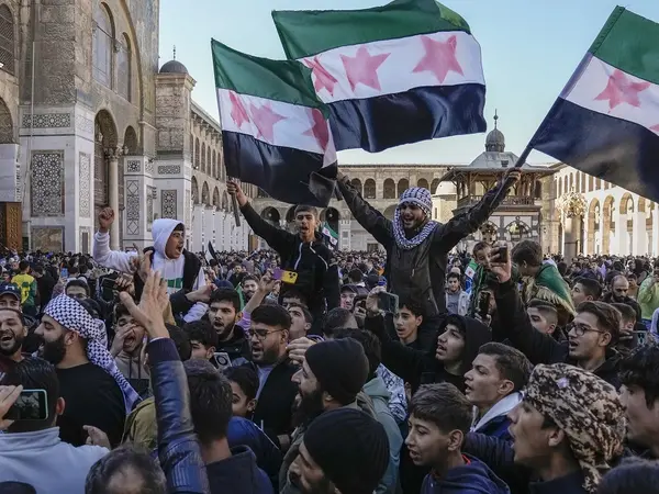 Πώς επηρεάζουν την Ελλάδα οι εξελίξεις στη Συρία: Το «τόξο αστάθειας» και τα δεδομένα για αιτήσεις ασύλου