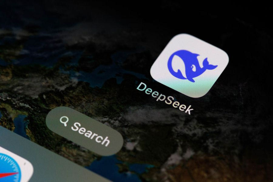 Τεχνητή νοημοσύνη: Γιατί το Deep Seek «απειλεί» την πρωτοκαθεδρία του ChatGPT