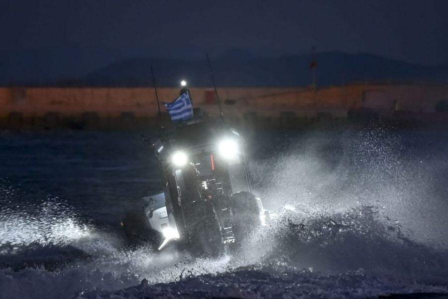 Σήμα SOS εξέπεμψε ταχύπλοο ανοιχτά της Πάρου