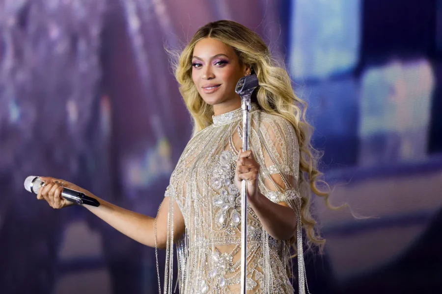 Η Beyoncé δωρίζει 2,5 εκατομμύρια δολάρια στους πυροπαθείς