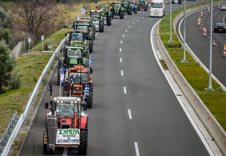 Τρίκαλα: Αγρότες απέκλεισαν για δύο ώρες τον κόμβο Μεγαλοχωρίου