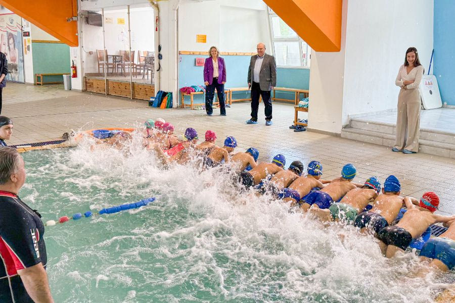 Πάνω από τρεις χιλιάδες μαθητές δημοτικού από το Ηράκλειο μαθαίνουν κολύμβηση σε Ε.Α.Κ.Η και Παγκρήτιο