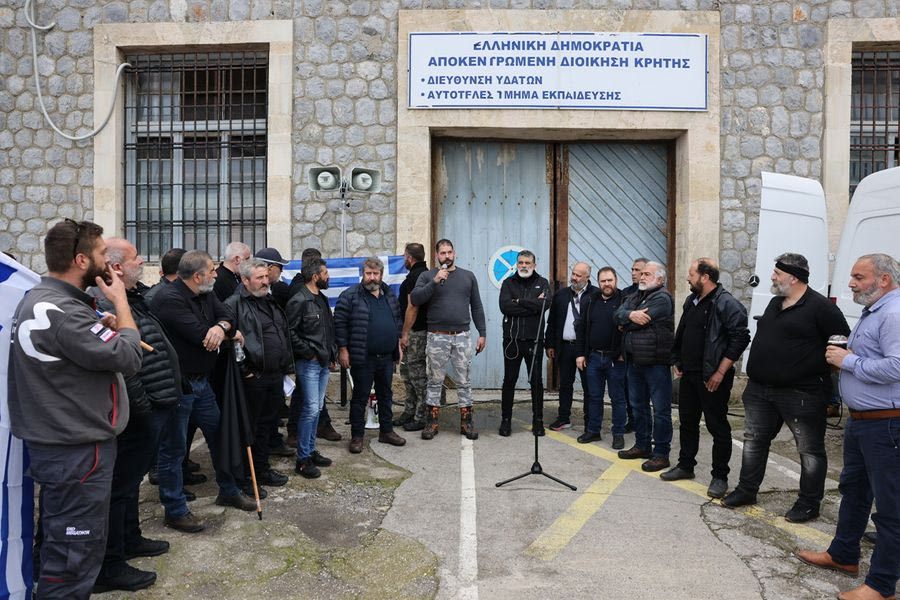 Τσιάρας και κτηνοτρόφοι δίνουν ραντεβού στην Αθήνα στη σκιά της ευλογιάς