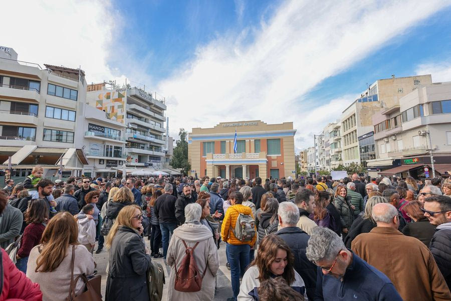 Τέμπη: Σε νέες συγκεντρώσεις καλούν οι συγγενείς των θυμάτων στην επέτειο των δύο χρόνων