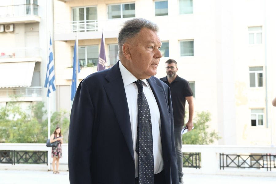 Αλέξης Κούγιας: Παραμένει για 4η μέρα στη ΜΕΘ – Κρίσιμη η κατάστασή της υγείας του