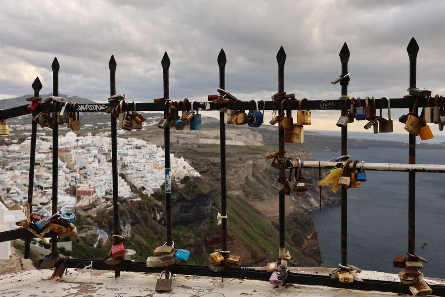 Σαντορίνη: Η πολεοδομική παραβατικότητα στο νησί υπολογίζεται στο 20%