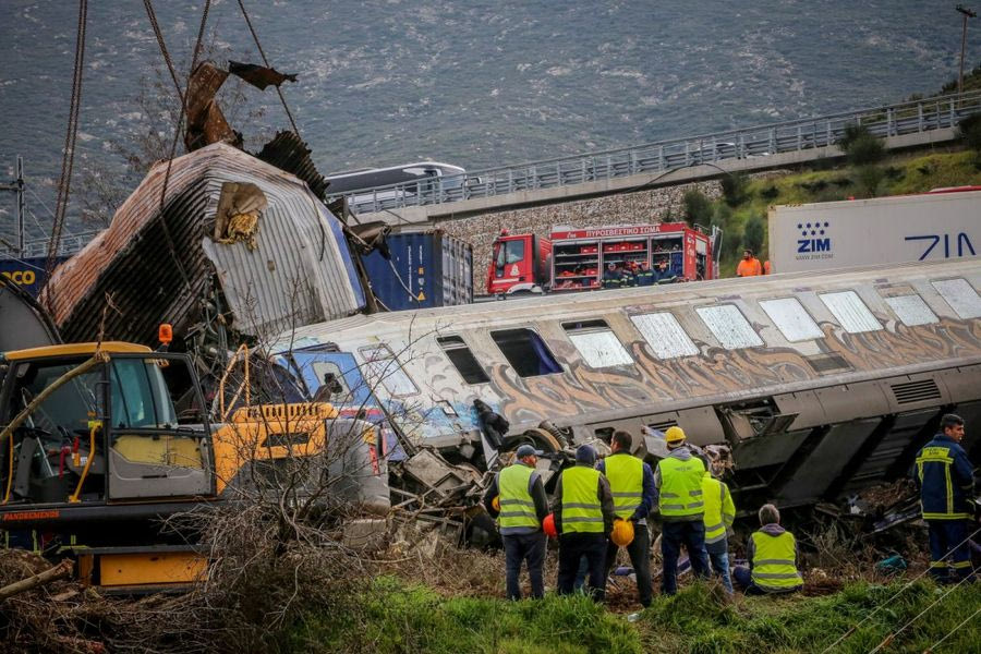 Τέμπη: Ο γρίφος με τις μηχανές των δύο τρένων