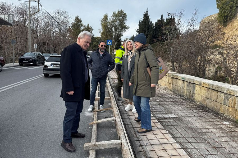 Στα έργα της πεζής διαδρομής της λ. Ικάρου ο Δήμαρχος Ηρακλείου (video)