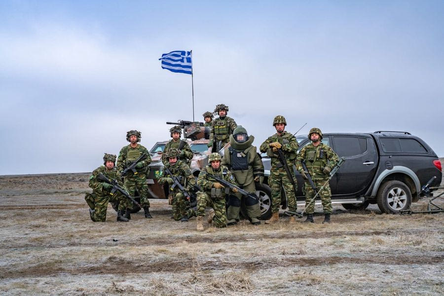 Τι κάνουν έλληνες στρατιωτικοί στη Ρουμανία;