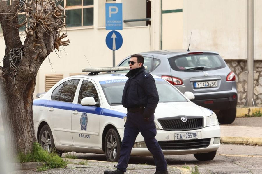 Δαφνί: Στον εισαγγελέα και κατόπιν στο ψυχιατρείο οδηγείται σήμερα ο 47χρονος που σκότωσε με γυαλί 44χρονη ασθενή