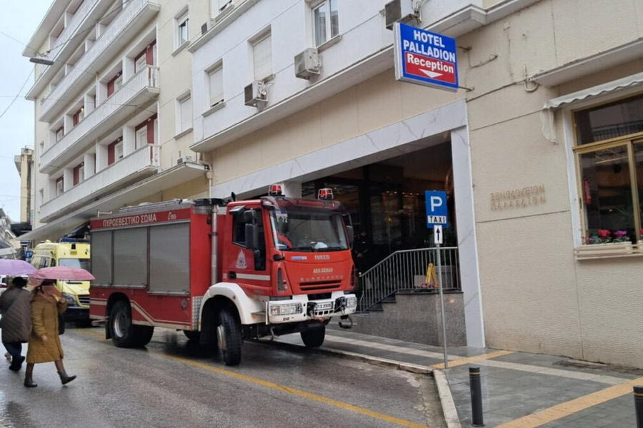 Ιωάννινα: 45χρονη έπεσε από τον φωταγωγό ξενοδοχείου για να γλιτώσει από τις απειλές του άνδρα της