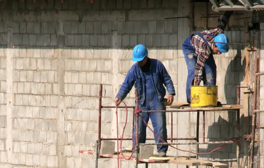 Συγκέντρωση διαμαρτυρίας από τους οικοδόμους του Ηρακλείου