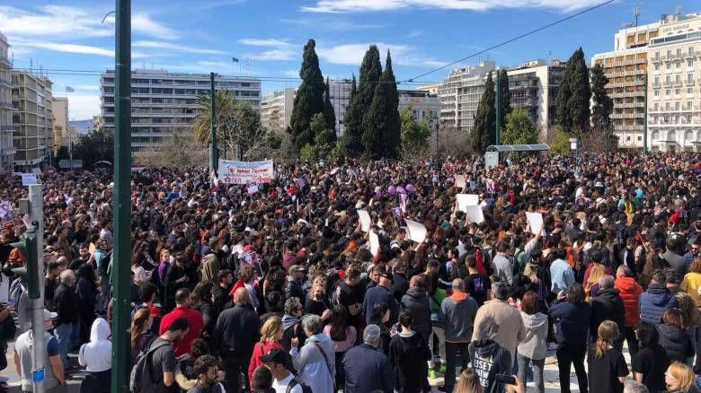 Τέμπη: Πάνω από 5.000 αστυνομικοί, drones, αύρες για τη συγκέντρωση της Παρασκευής στο Σύνταγμα