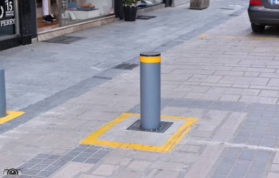 Chania: Installation of New Retractable Bollards in the Old Town and Venetian Harbor Begins