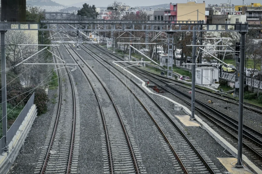 Εκτροχιάστηκε εμπορική αμαξοστοιχία στο Πολύκαστρο – Εκτελούσε δρομολόγιο από τα Σκόπια στη Θεσσαλονίκη