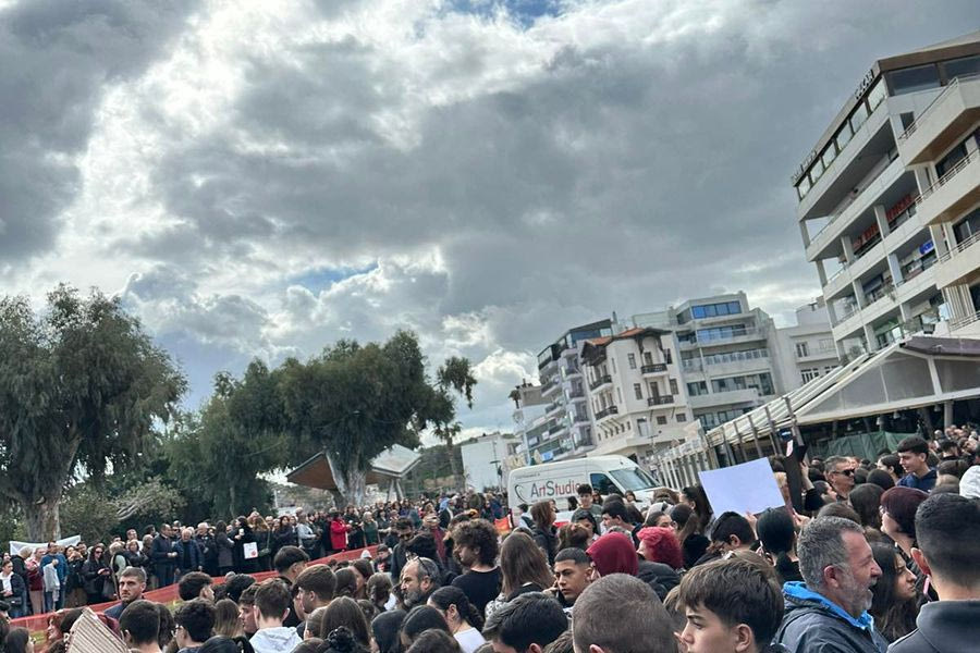 Όλο το Ηράκλειο στους δρόμους!