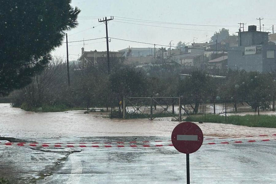 Πλημμύρισαν οι δρόμοι γύρω από το νέο αεροδρόμιο Καστελλίου – Τι καταγγέλλει ο Β. Κεγκέρογλου