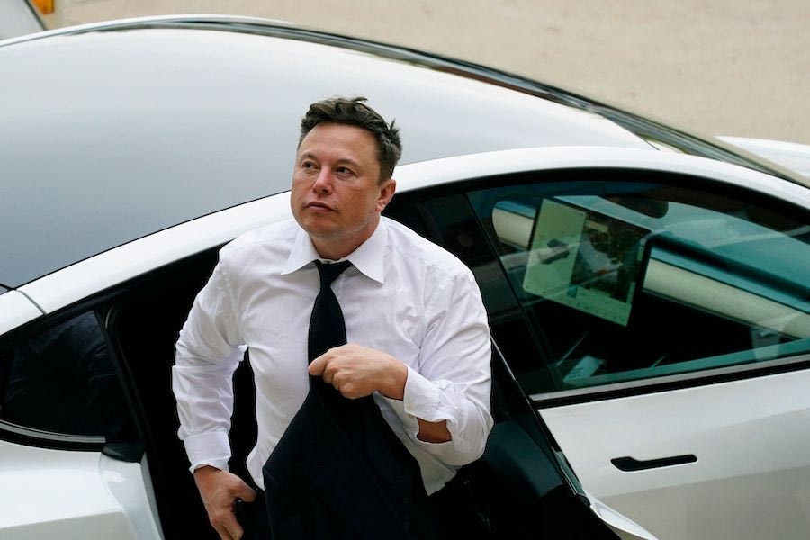 Μεγάλη «βουτιά» με πτώση 76,3% στις πωλήσεις Tesla στη Γερμανία