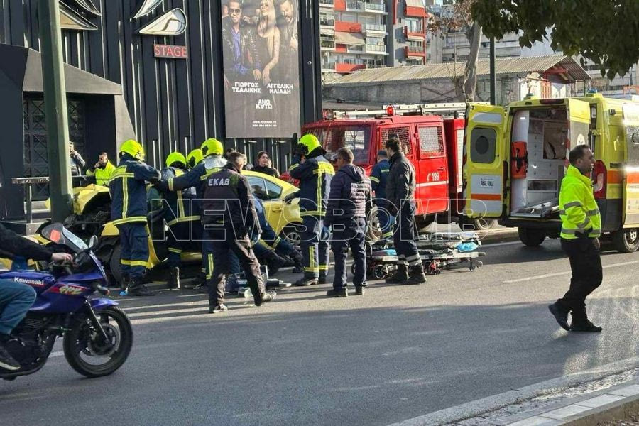 Πειραιώς: Ταξί καρφώθηκε σε κολώνα – Νεκρός ο οδηγός, σοβαρά τραυματισμένη η επιβάτης