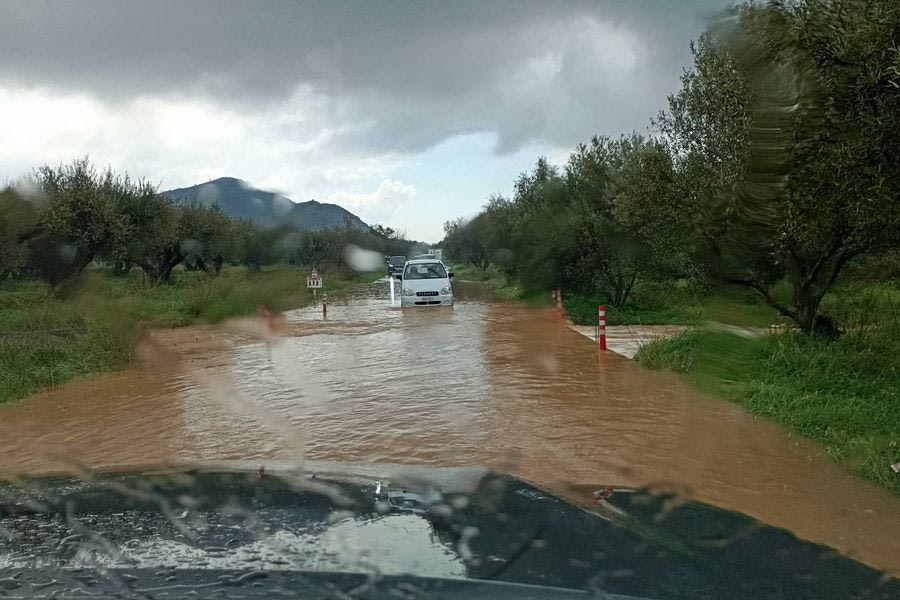 Διψούν αλλά και πλημμυρίζουν